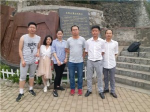 五四青年節(jié)登山活動(dòng)小組合影